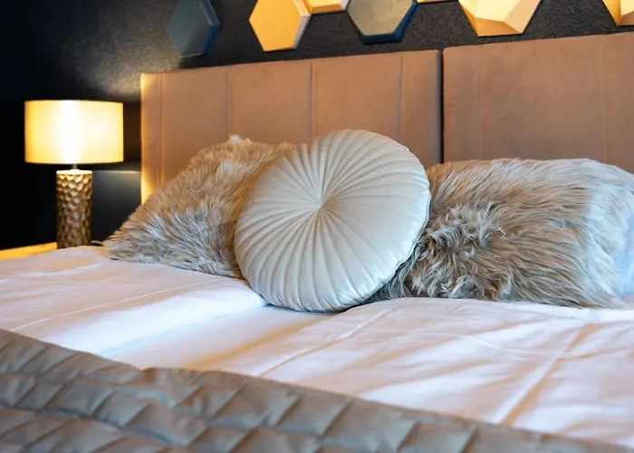 The Glacier Express - Grindelhomes